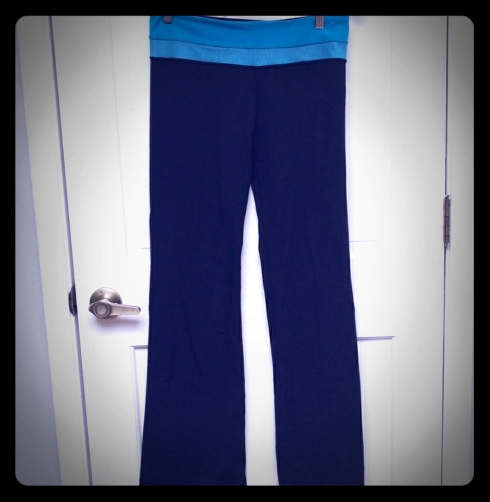 Lululemon size 8 reversible wide leg yoga pants